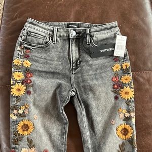 Driftwood embroidered gray jeans NWT